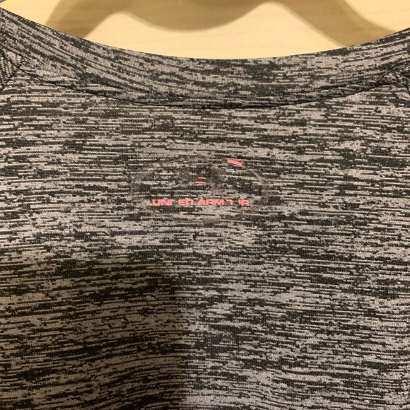 Under Armour dri-fit tshirt - Picture 3 of 4